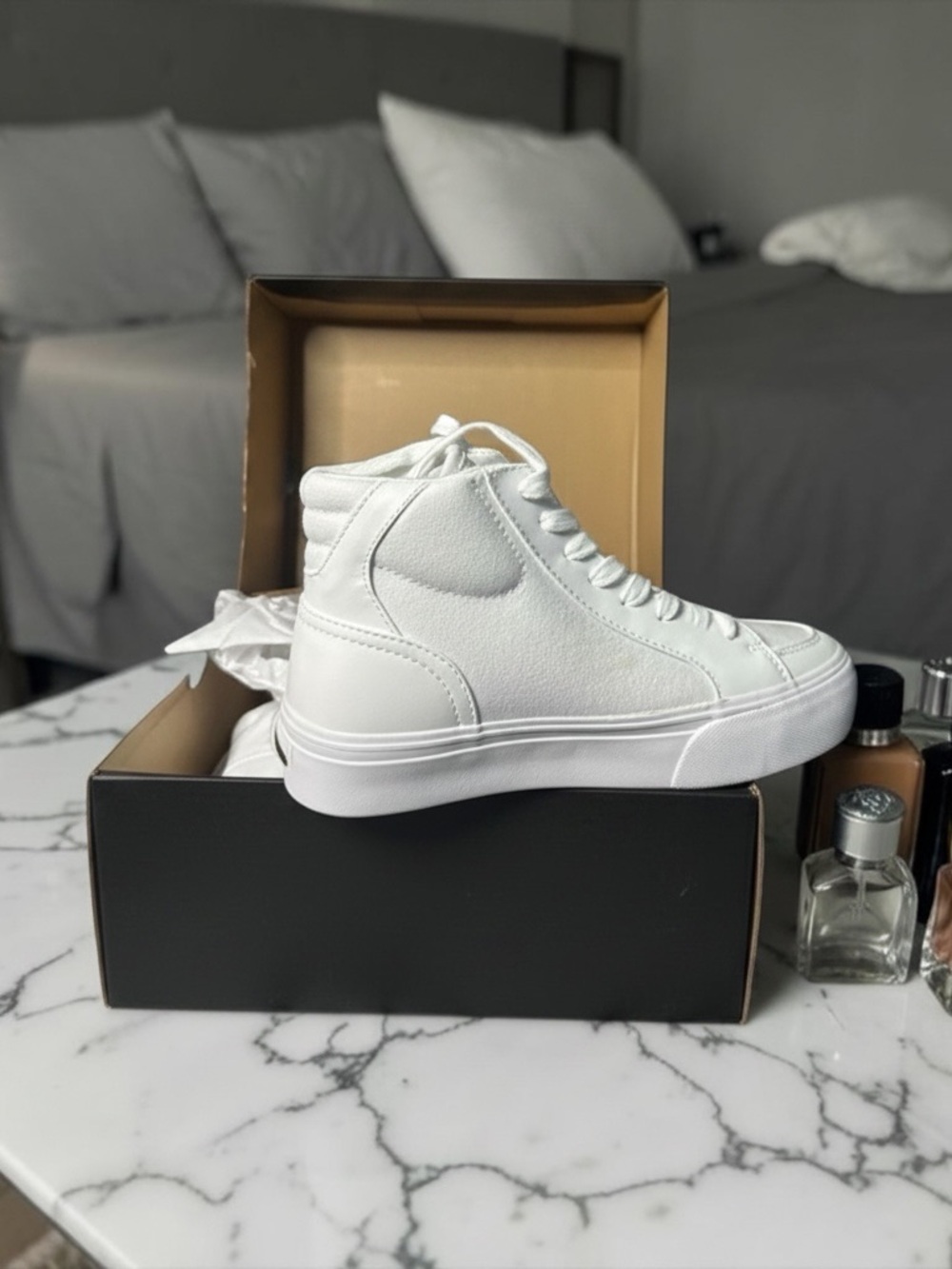 Men’s Airwalk Aurora3 White and Blue High-Top Sneakers (6.5) NWT - Picture 2 of 5